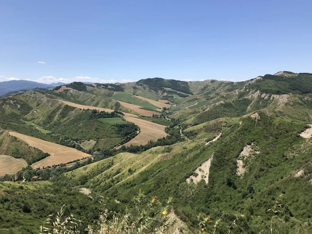 I calanchi e i colli intorno al Podere Calvanella